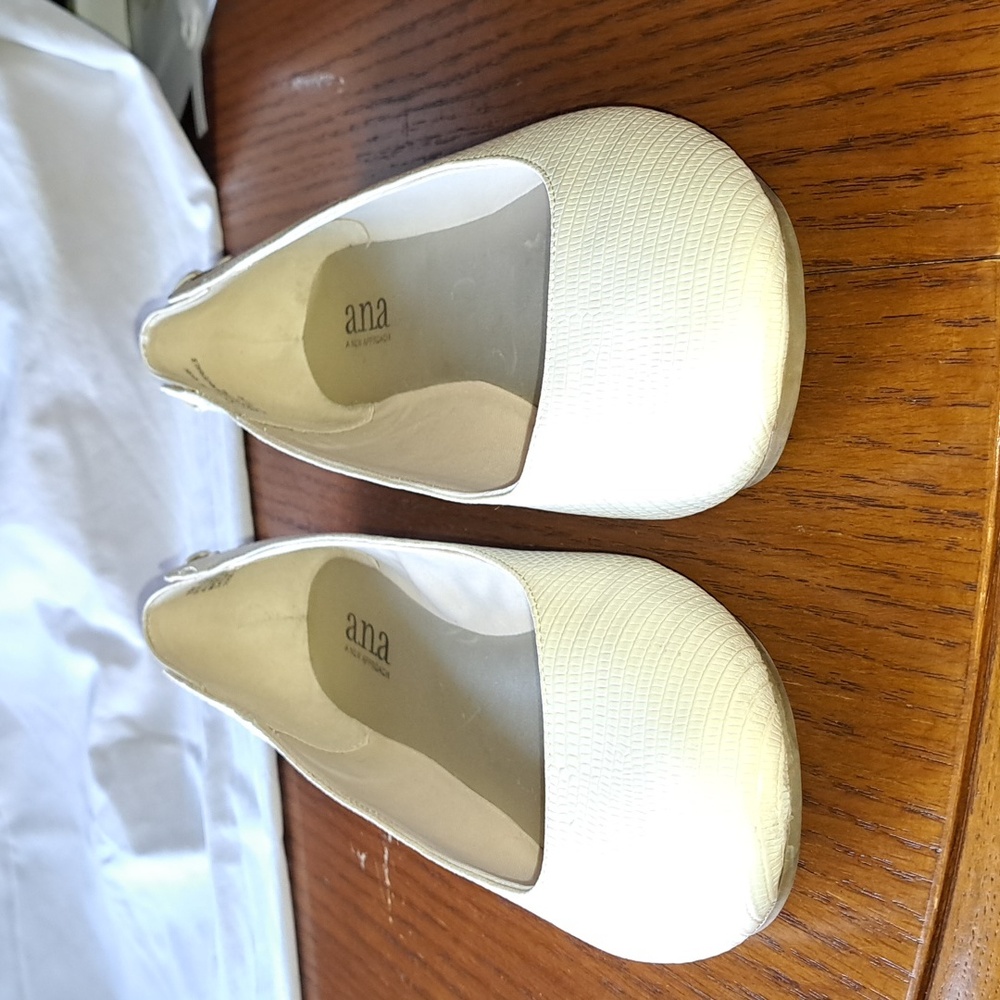 a.n.a size 10 M bone flats - Picture 4 of 7